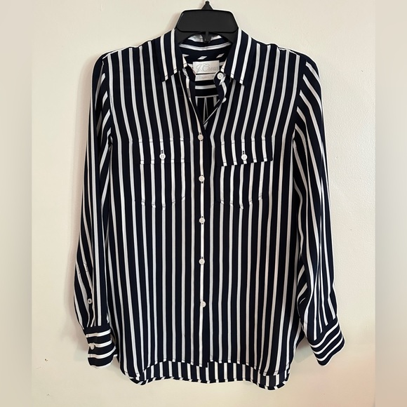 JCrew classic-fit silk shirt in stripe navy blue. Size 0. - Picture 4 of 13